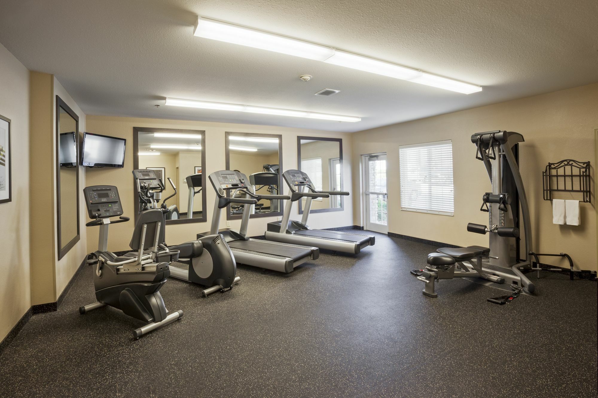 Candlewood Suites Alexandria West By Ihg Buitenkant foto
